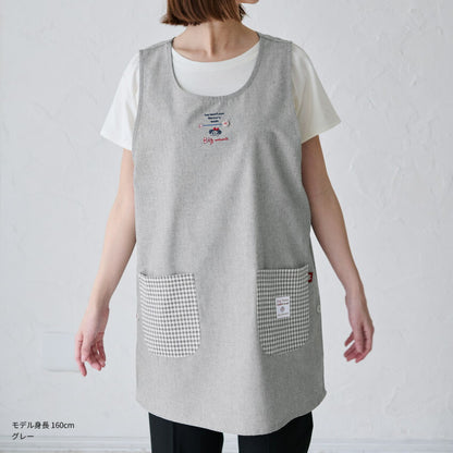 お尻が隠れる可愛い刺繍入りエプロン