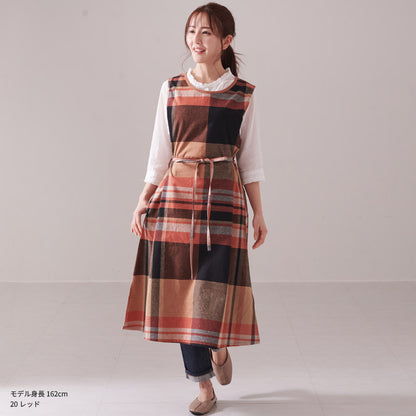 お尻が隠れる綿麻チェック柄ワンピースエプロン