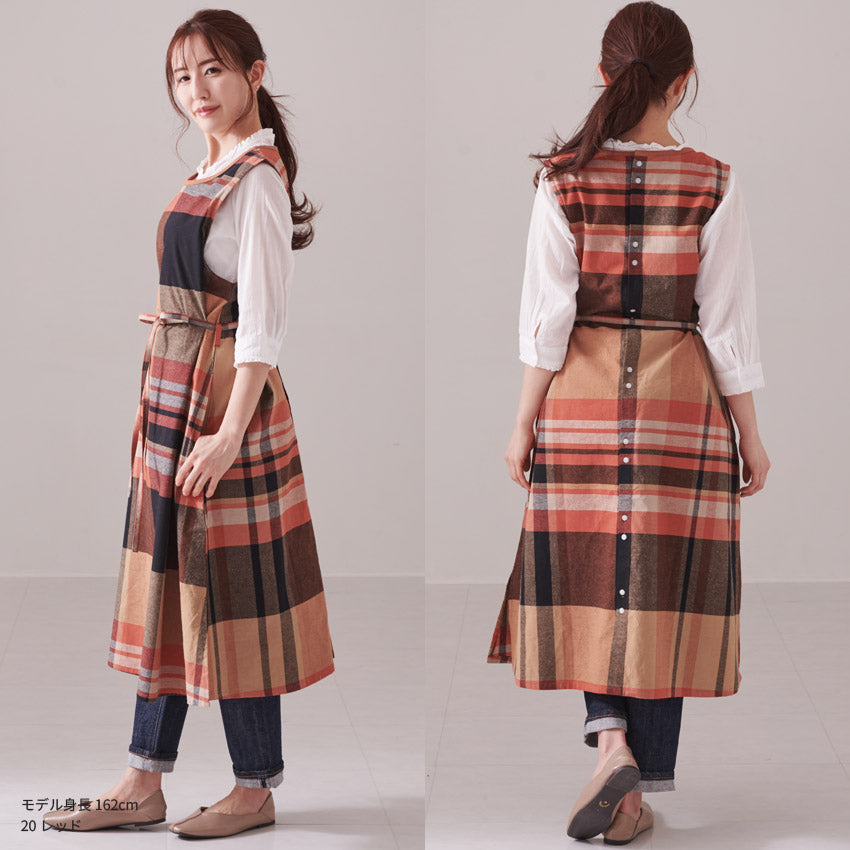 お尻が隠れる綿麻チェック柄ワンピースエプロン