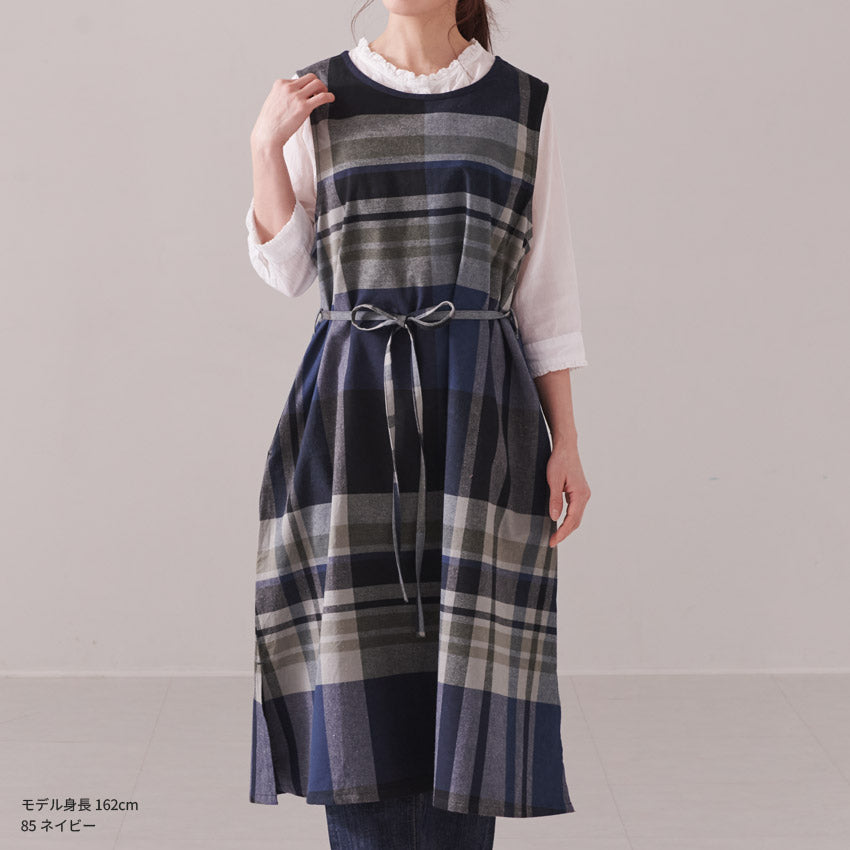 お尻が隠れる綿麻チェック柄ワンピースエプロン