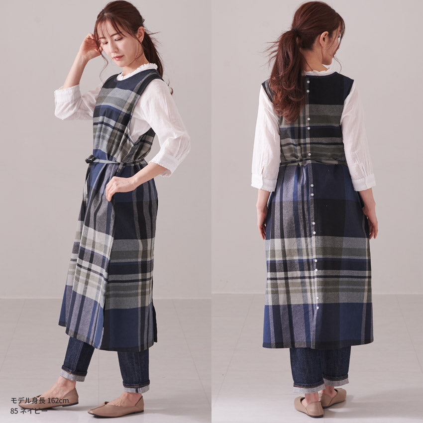お尻が隠れる綿麻チェック柄ワンピースエプロン