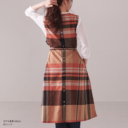 お尻が隠れる綿麻チェック柄ワンピースエプロン