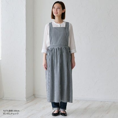 まるで洋服のようなワンピースエプロン