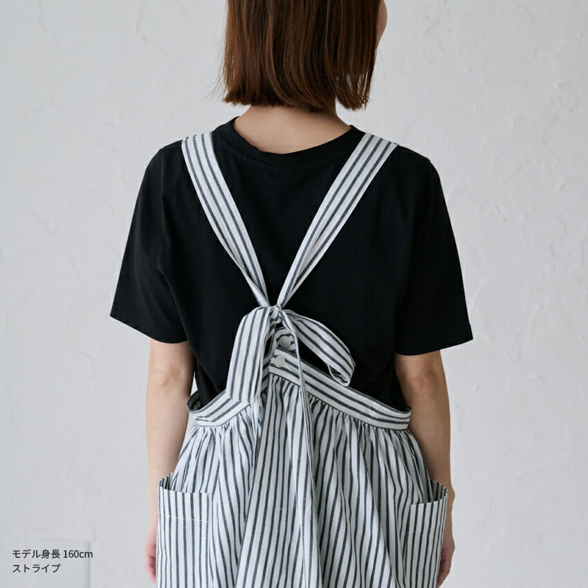 まるで洋服のようなワンピースエプロン