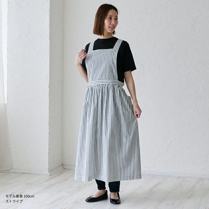 まるで洋服のようなワンピースエプロン