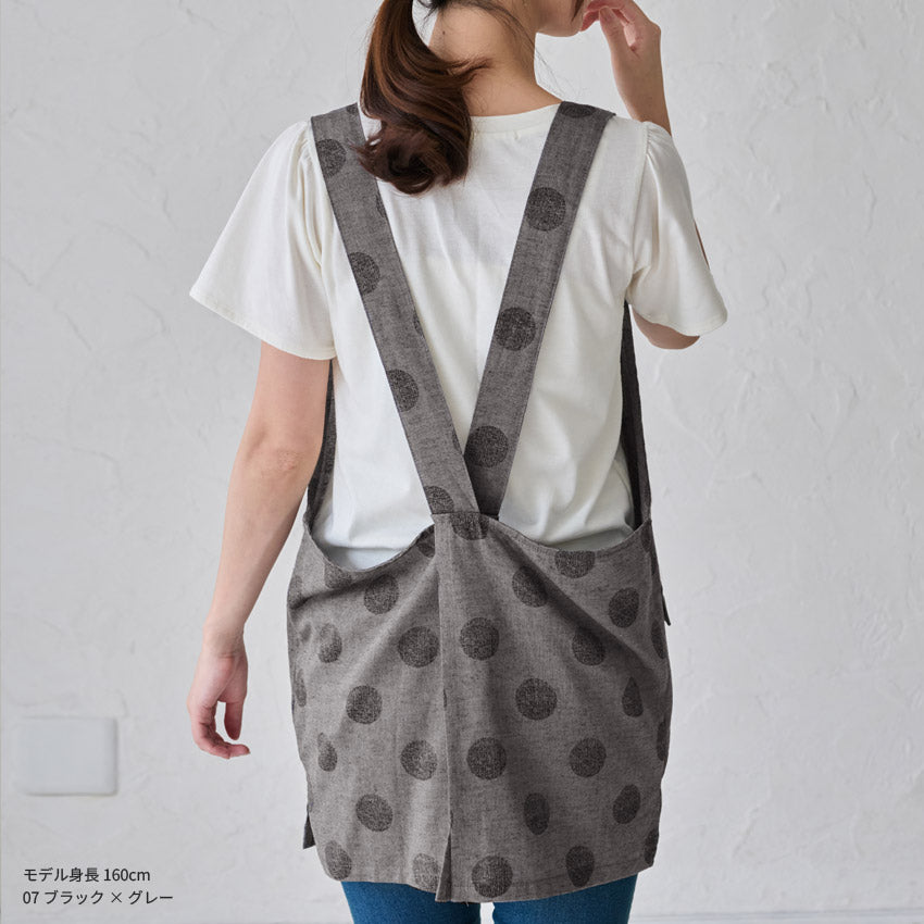 結ぶ手間なし！すっぽり着れるクロスエプロン