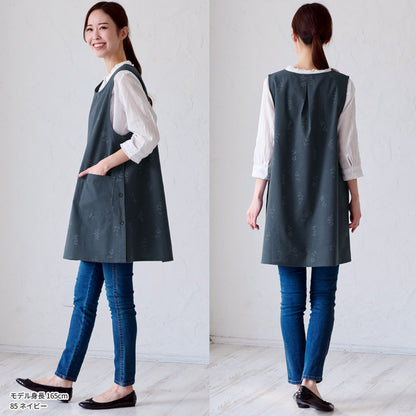 お尻が隠れる小花柄エプロン