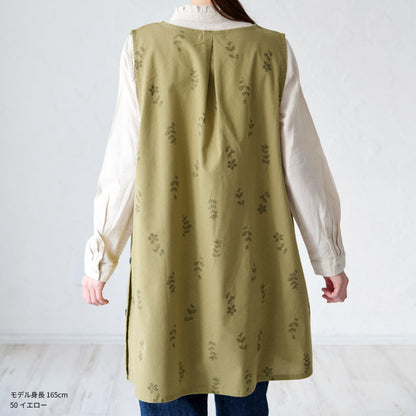 お尻が隠れる小花柄エプロン