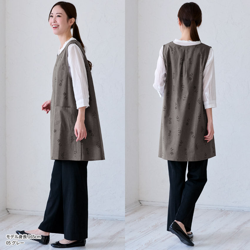 お尻が隠れる小花柄エプロン