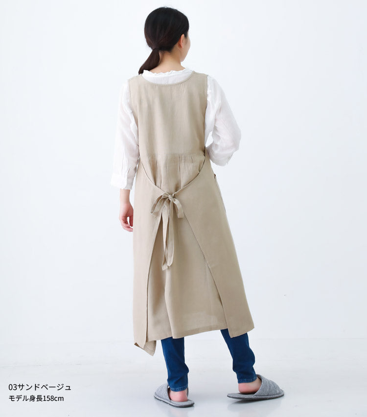 お尻が隠れるふんわりとした綿麻混エプロン