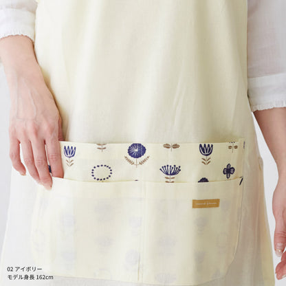 お尻が隠れる花柄エプロンワンピース