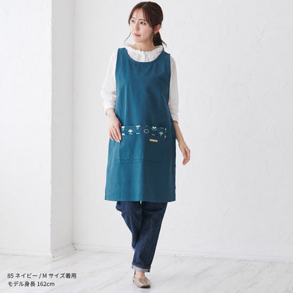 お尻が隠れる花柄エプロンワンピース