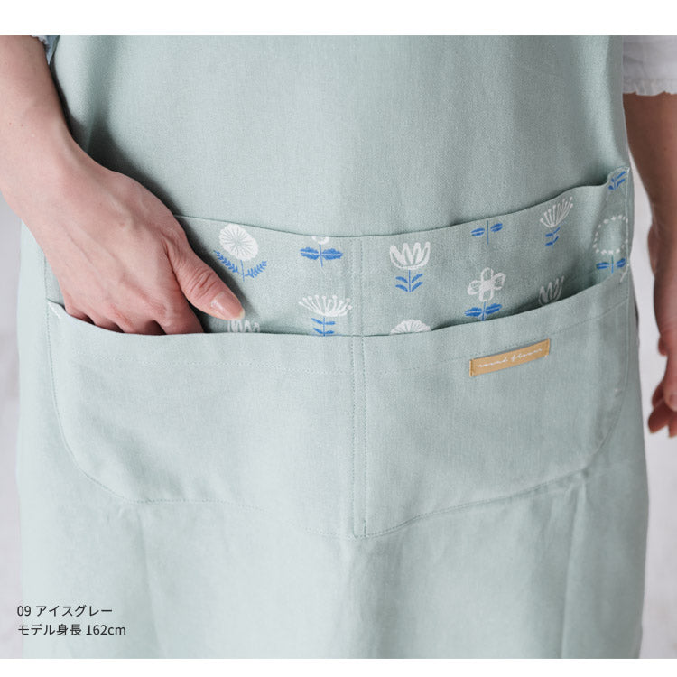 お尻が隠れる花柄エプロンワンピース