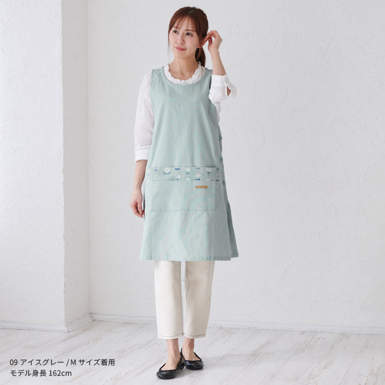 お尻が隠れる花柄エプロンワンピース